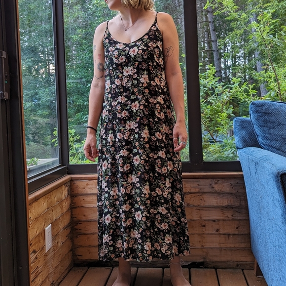 2/10$ 🍄 Maxi flowy summer dress - Picture 2 of 7